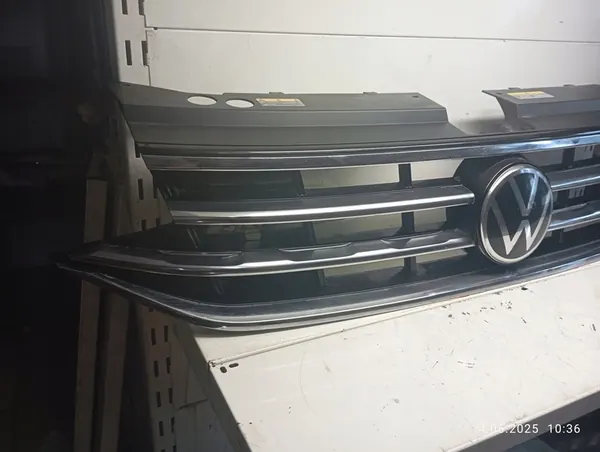 VW TIGUAN Grille 2016-2020 5NA853651B image 2