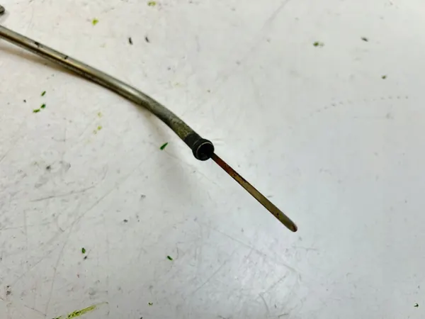 Sensor de nível de óleo Toyota Prius+ OEM MAM78044 image 3