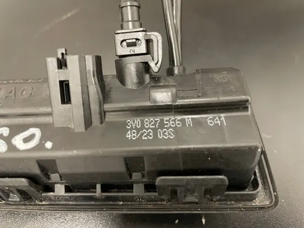 OEM 3V0827566M Peräkamera Kahva Audi A4 B9 image 4