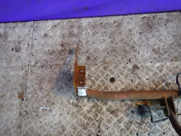 Toyota OE Peräkärkikoukku OEM Zawada-249250- Käytetty image 3