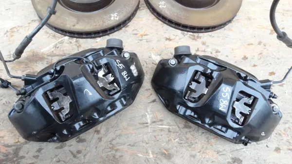 Audi A5 S5 F5 Remklauwen OEM 8W0615105 image 4
