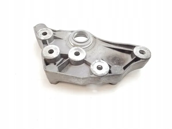 Mercedes-Benz framdifferentialsfäste OEM A6420140500 image 3