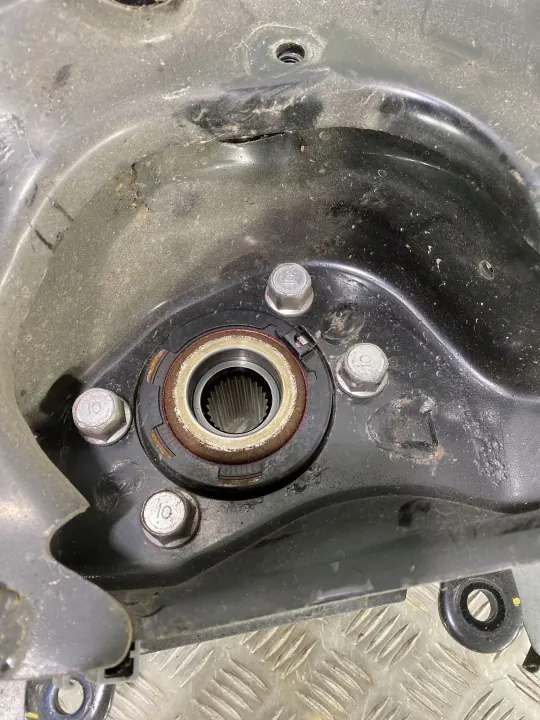 Buje rueda trasera Mitsubishi FBZ20171 - Pieza OEM usada image 8