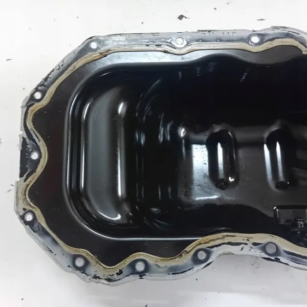 Mazda 2.0 BEN. SKYACTIV Oljetunna OEM PE01-10-400C image 10