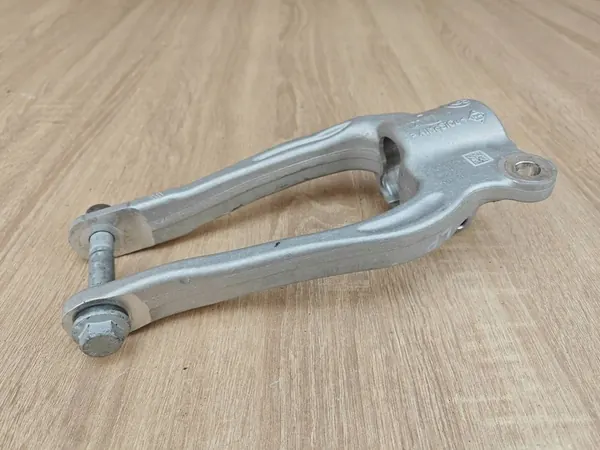 Support de montage d'amortisseur avant gauche BMW 540i G30 G31 image 4