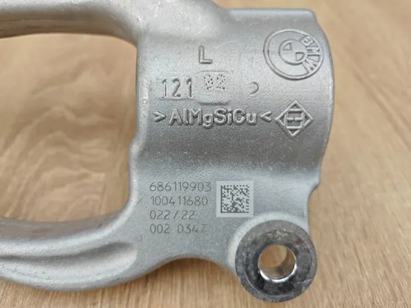 Support de montage d'amortisseur avant gauche BMW 540i G30 G31 image 5