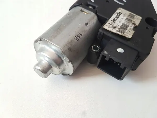 Infiniti FX Schiebedachmotor OEM 1813019A - Gebraucht image 7