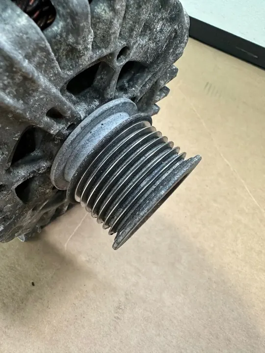 Vaihtovirtageneraattori Mercedes S-luokka W222 S350CDI A0009060822 image 2