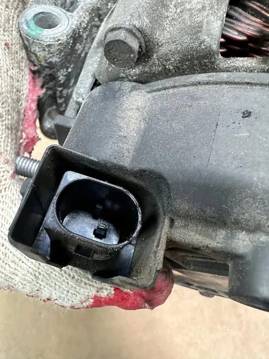 Vaihtovirtageneraattori Mercedes S-luokka W222 S350CDI A0009060822 image 5