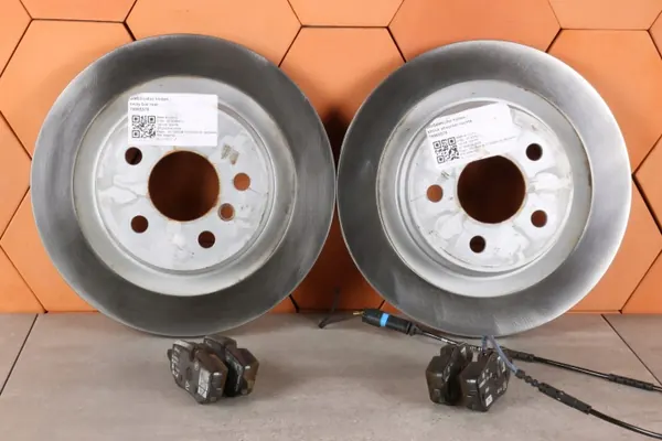 OEM 6891086 Bromsskivor & Belägg Bak Set 300x20mm image 3