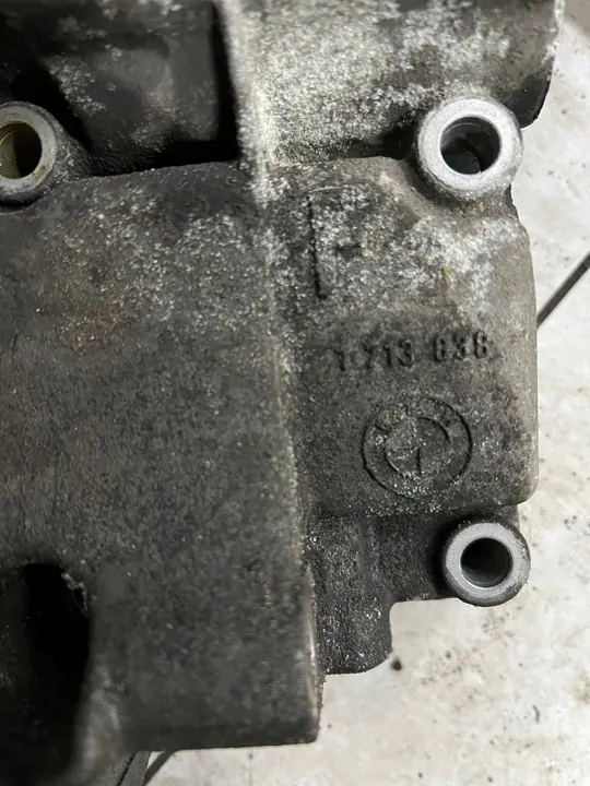 BMW Oljefilterbas image 4