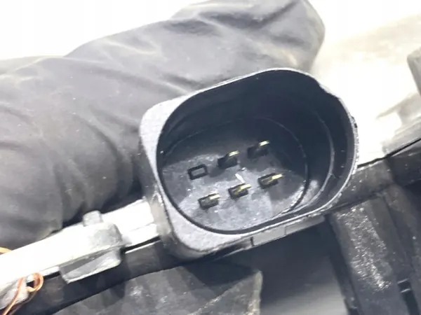OEM 5TA827887B Bakluckelås för Skoda Superb III image 3