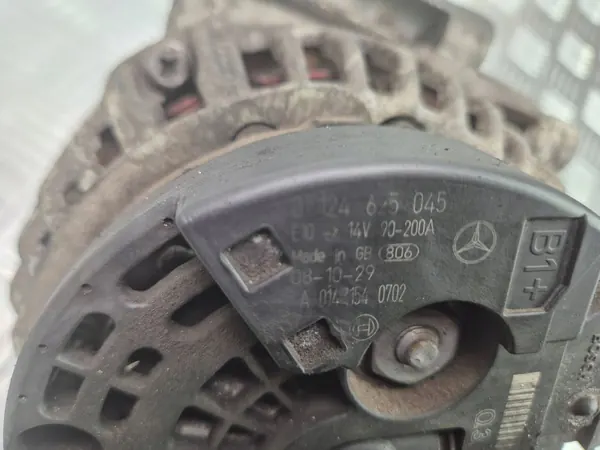 Mercedes C200 CDI W203 Generaattori A0141540702 image 4