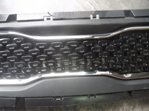 Kia OE 86350G5000 Front Grille image 3