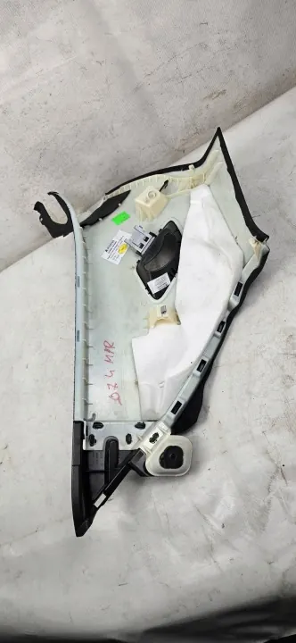 Cache de pilier arrière droit OEM 4M0867246B pour Audi Q7 image 6