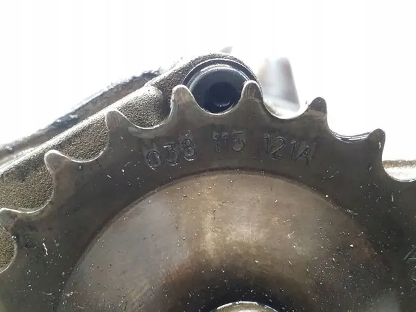 Oljepump Skoda Octavia Mk2 2007 038115121a image 4