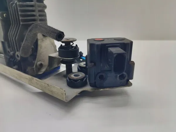 Compressore Sospensione BMW E60 E61 LCI 6789937 image 2
