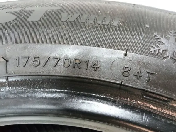 Roadx RXFROST 175/70R14 84T Vinterdäck Begagnad image 5