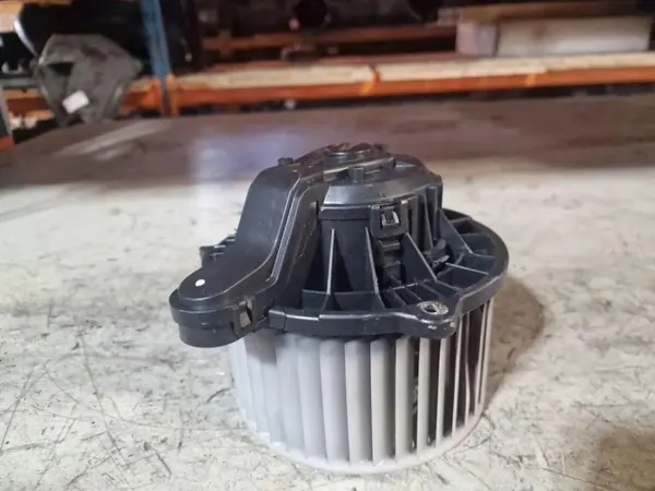 Verwarming Kia Carens IV OEM F00S3B2474 - Gebruikt image 2