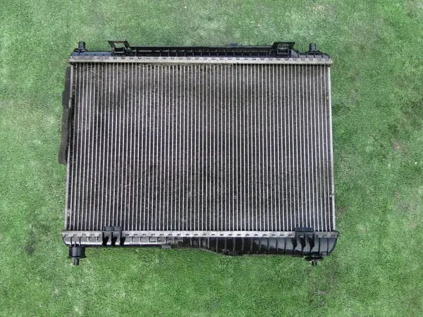 Radiador de agua Ford Fiesta mk7 8V51-8005-BE image 3