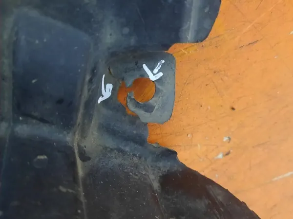 Front Left Wheel Arch Toyota Yaris IV 2020- image 4