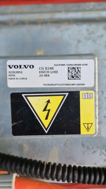 Volvo Lämmittin OEM 32352951 C40 Sähköautolle image 3