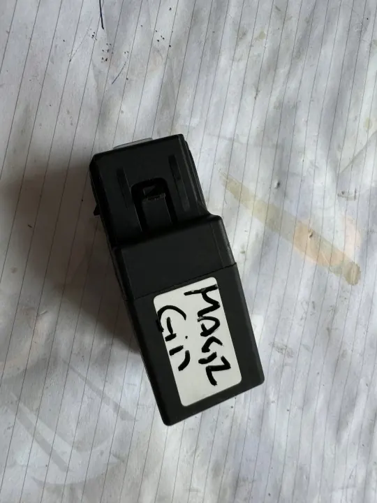 Module USB OEM 250552 pour Maserati - Occasion image 2