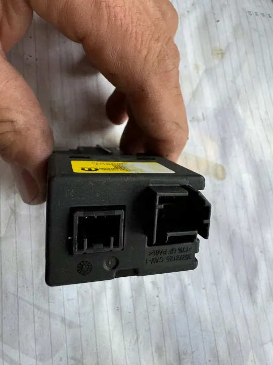 Module USB OEM 250552 pour Maserati - Occasion image 4