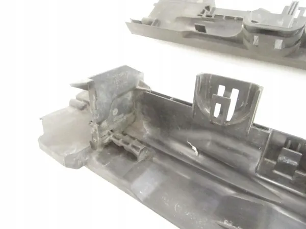 Kylarrörfäste Vänster Höger BMW e81 e82 e84 e87 e88 e90 e91 e92 OEM image 10