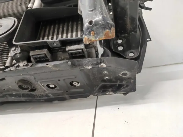 Conjunto de suporte de radiador KIA RIO IV 1.0 T-GDI image 8