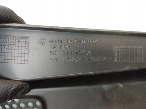 Pare-brise VW Golf VII d'occasion OEM 5G1819404A/5G1819403A image 3