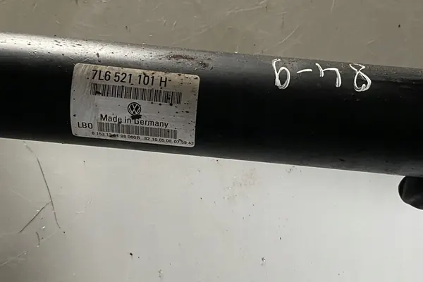 Drivaxel VW TOUAREG 3.0L diesel 2008 OEM 7L6521101H image 3