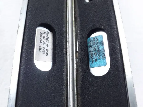 OEM 98108320 Rail de Techo Derecho para Peugeot 308 SW image 3