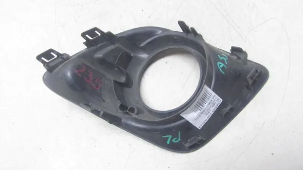 Griglia fendinebbia sinistra Mitsubishi ASX 8321A383 image 2