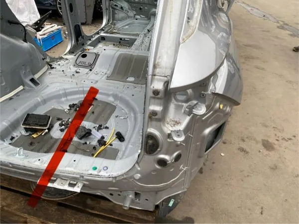 Painel lateral traseiro direito Hyundai Tucson 2023 OEM 249548 image 3