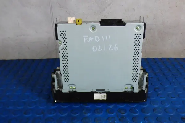 Rádio Skoda Fabia III OEM 6V0035871B - Usado image 5