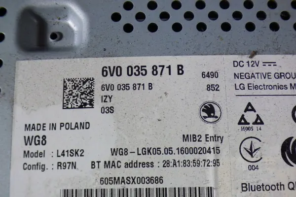 Rádio Skoda Fabia III OEM 6V0035871B - Usado image 7