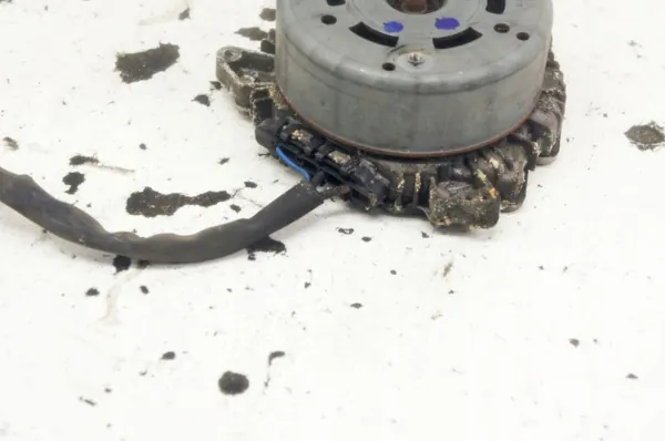 UV330 Ford Edge Mk2 2.0d Radiatorventilatormotor image 4