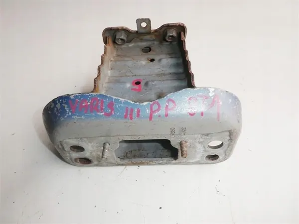 Höger Krosszon Toyota Yaris III 2011-2014 image 4