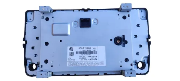 VW Golf VII Sportsvan MMI Navigatiescherm OEM 5G0919606 image 3