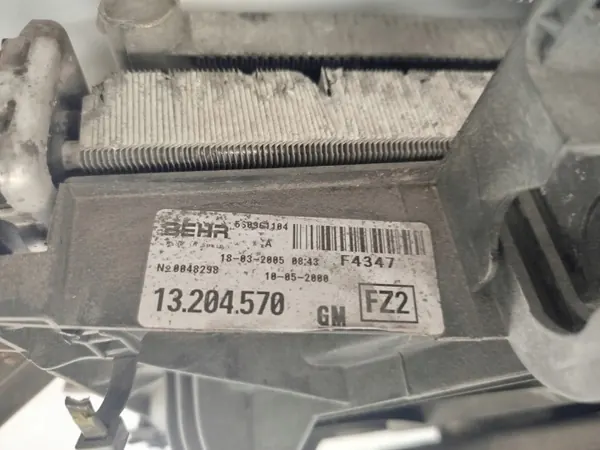 Radiatorventilator OEM 13123731 Opel Tigra B II image 9