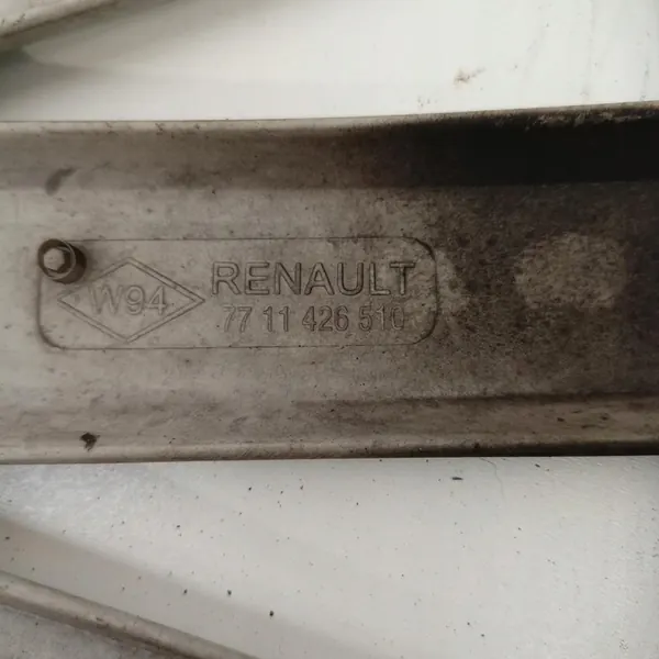 Renault Vanteen Kapselit 16" Hopea image 9