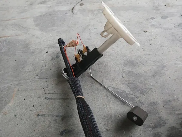 Volvo XC60 Polttoainepumppu OEM 31274669 2.4D image 3