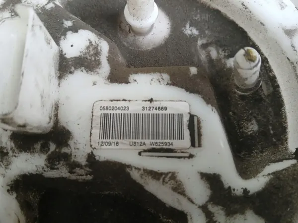 Volvo XC60 Polttoainepumppu OEM 31274669 2.4D image 4