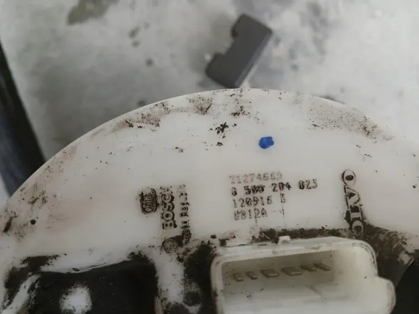 Volvo XC60 Polttoainepumppu OEM 31274669 2.4D image 5