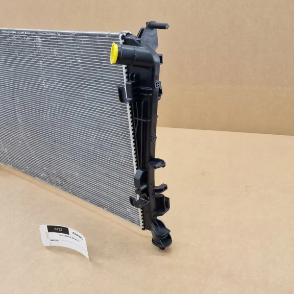 Radiateur d'eau OEM 7UAW 214102845R - Occasion image 4