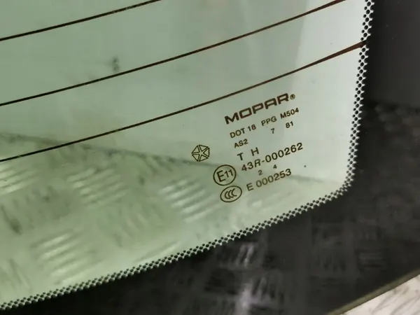 Vitre arrière Chrysler 300 OEM E1143R000262 image 4