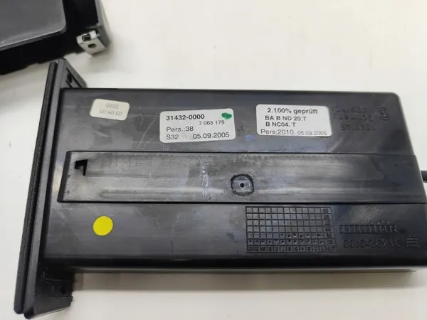 Porte-gobelet droit OEM 7063179 Tableau BMW 5 E60 image 9