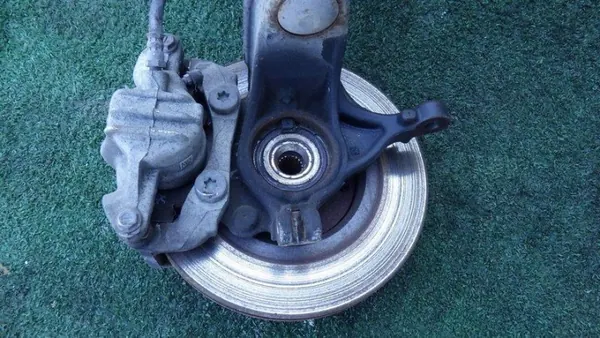 Framfjädringshjul höger OEM 9804831280 image 7