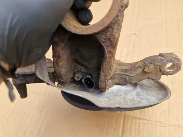 Zwrotnica links voor VW Polo 6R 1.2 12v OEM image 6